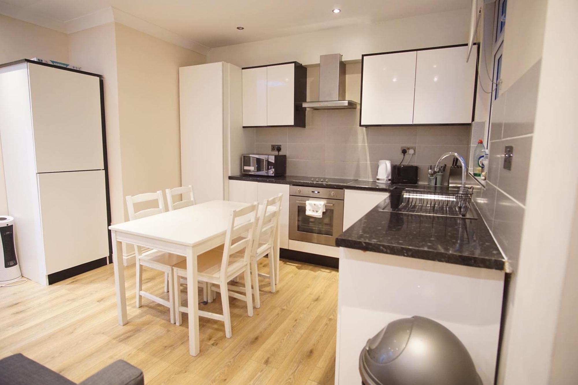 Evergreen Apartments, Flat 3, * Londra